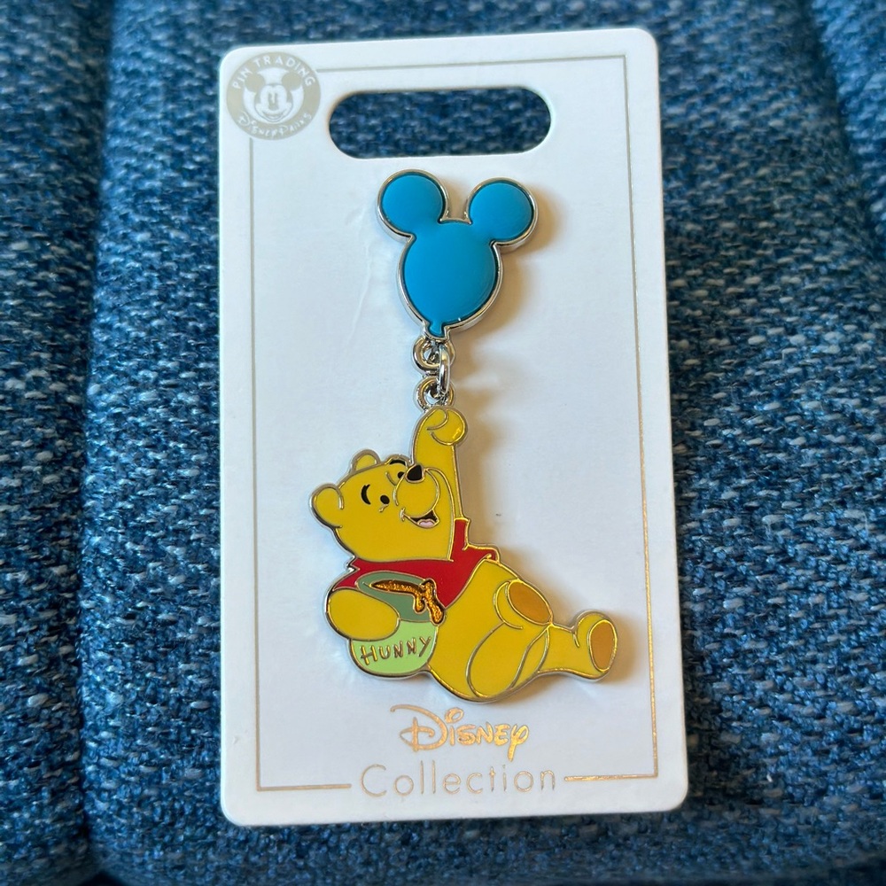 NEW Winnie the Pooh with 3D Balloon Honey Pot Disney Pin